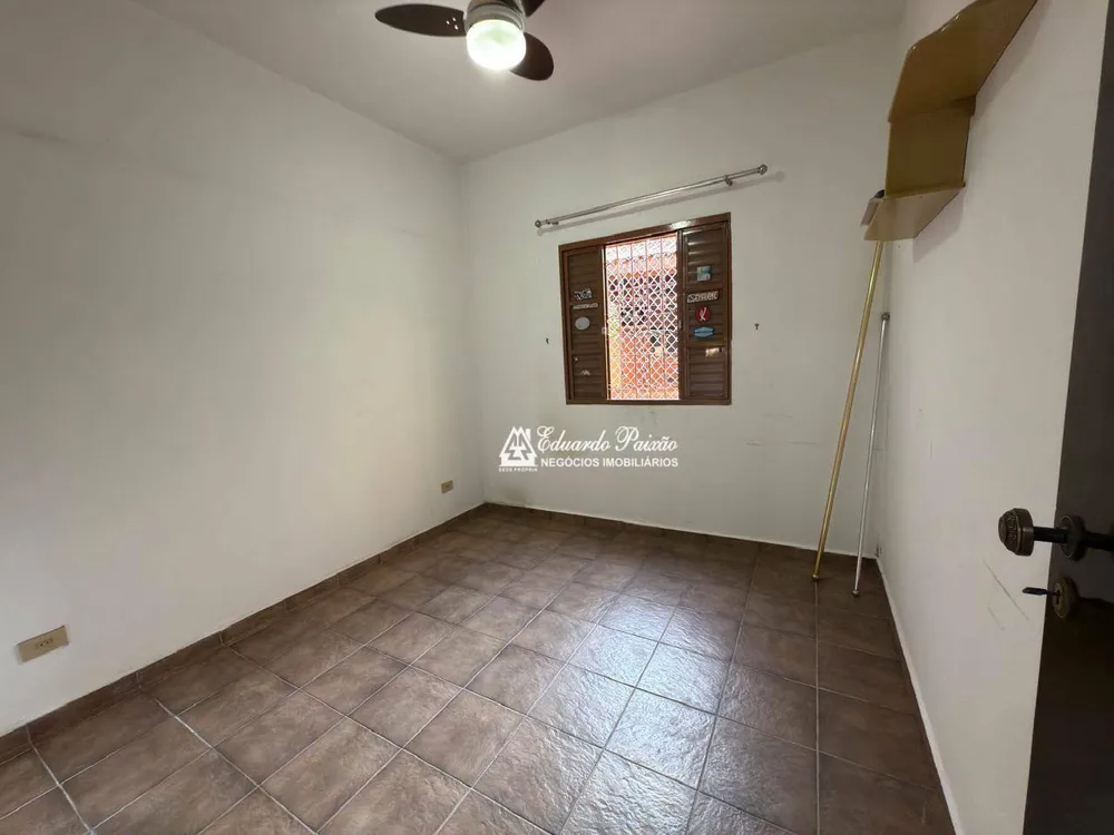 Casa, 4 quartos, 244 m² - Foto 3