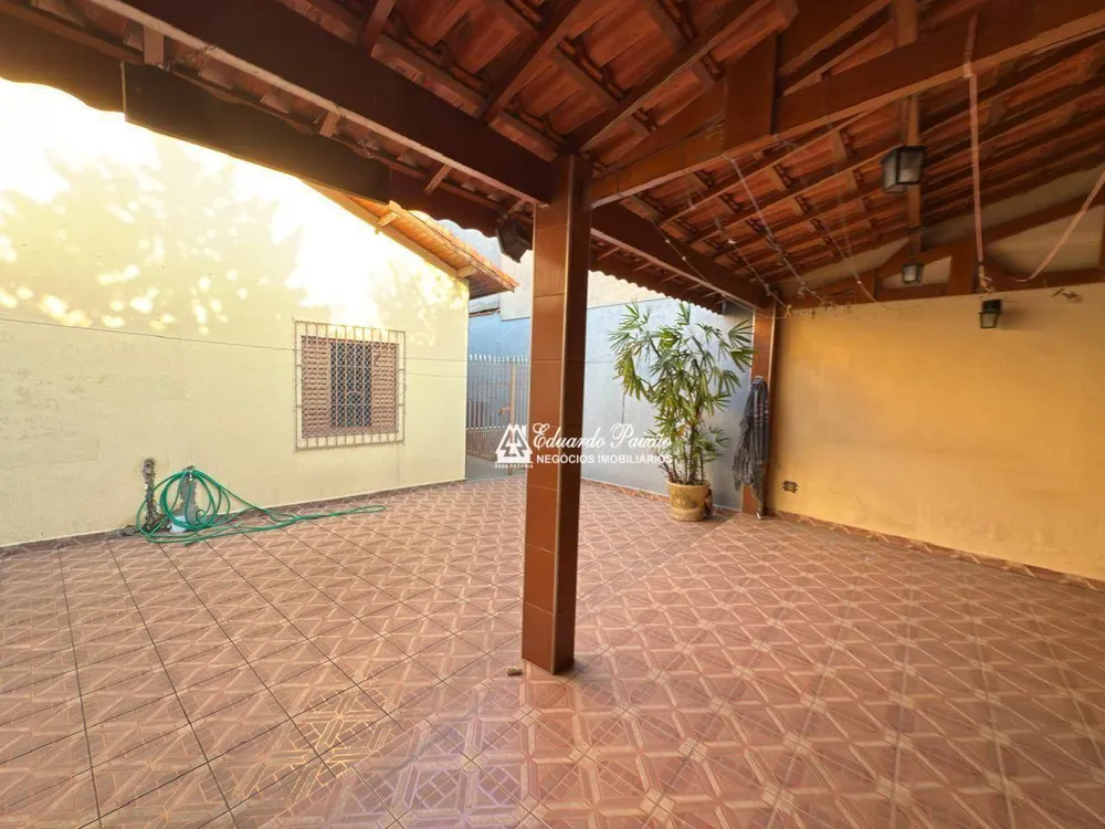 Casa, 4 quartos, 244 m² - Foto 2