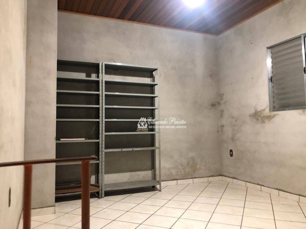 Sobrado à venda com 3 quartos, 300m² - Foto 4