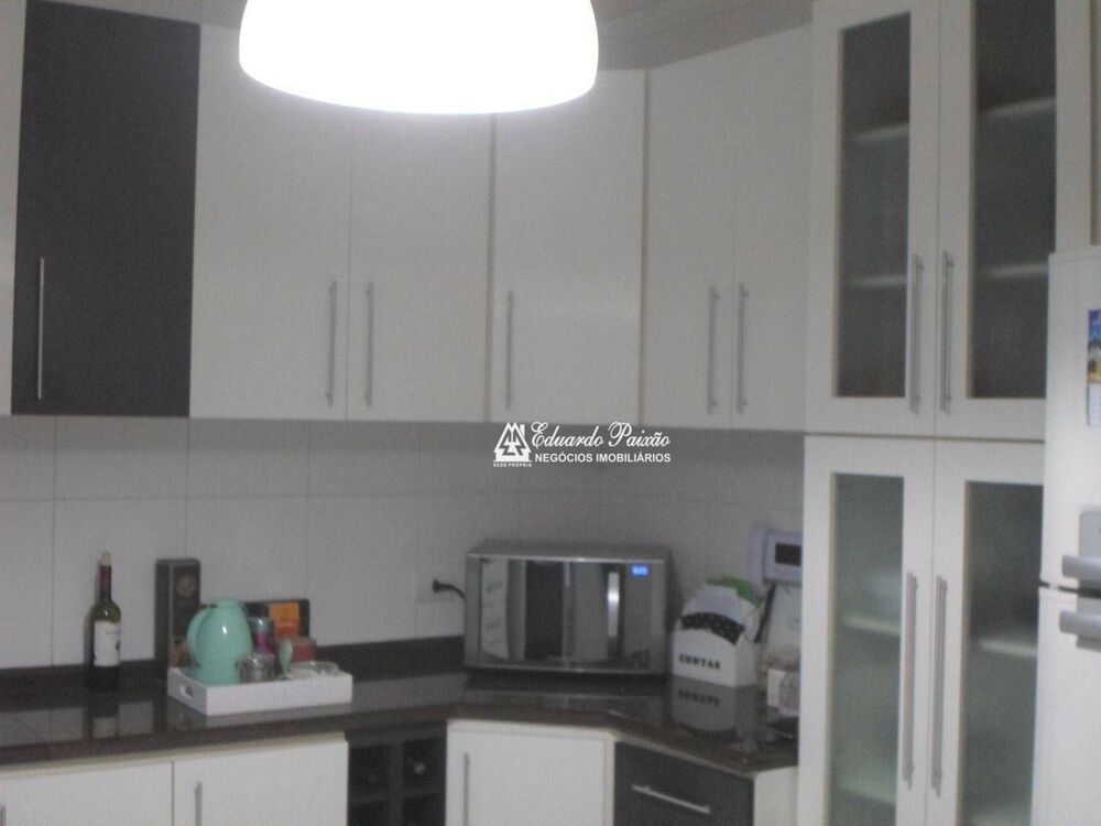Casa, 3 quartos, 246 m² - Foto 2