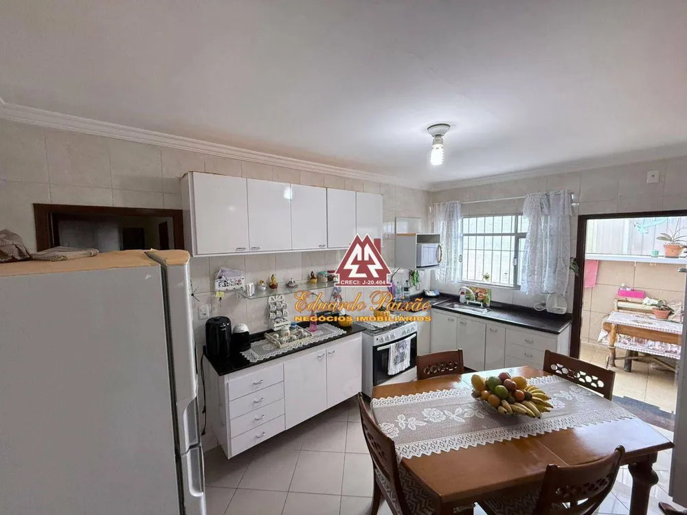 Casa, 3 quartos, 209 m² - Foto 2