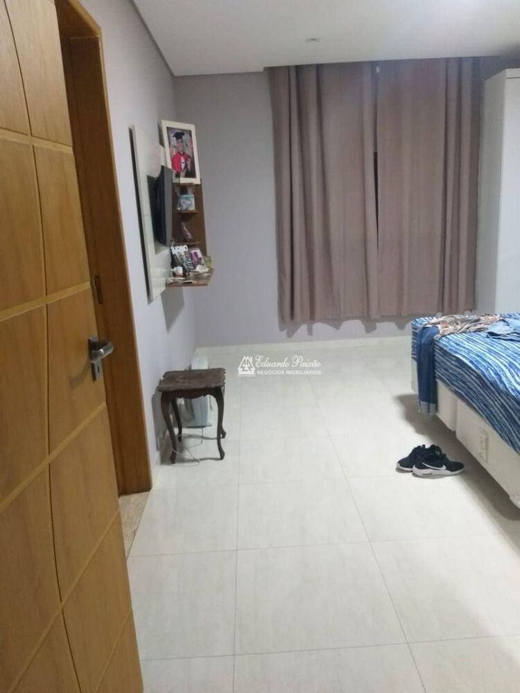 Sobrado, 3 quartos, 331 m² - Foto 2