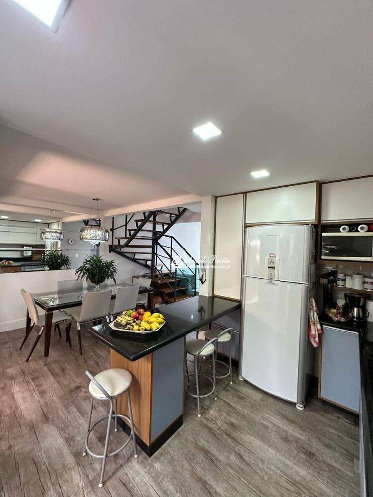 Sobrado à venda com 3 quartos, 120m² - Foto 2