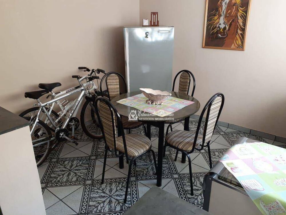 Sobrado, 3 quartos, 398 m² - Foto 1