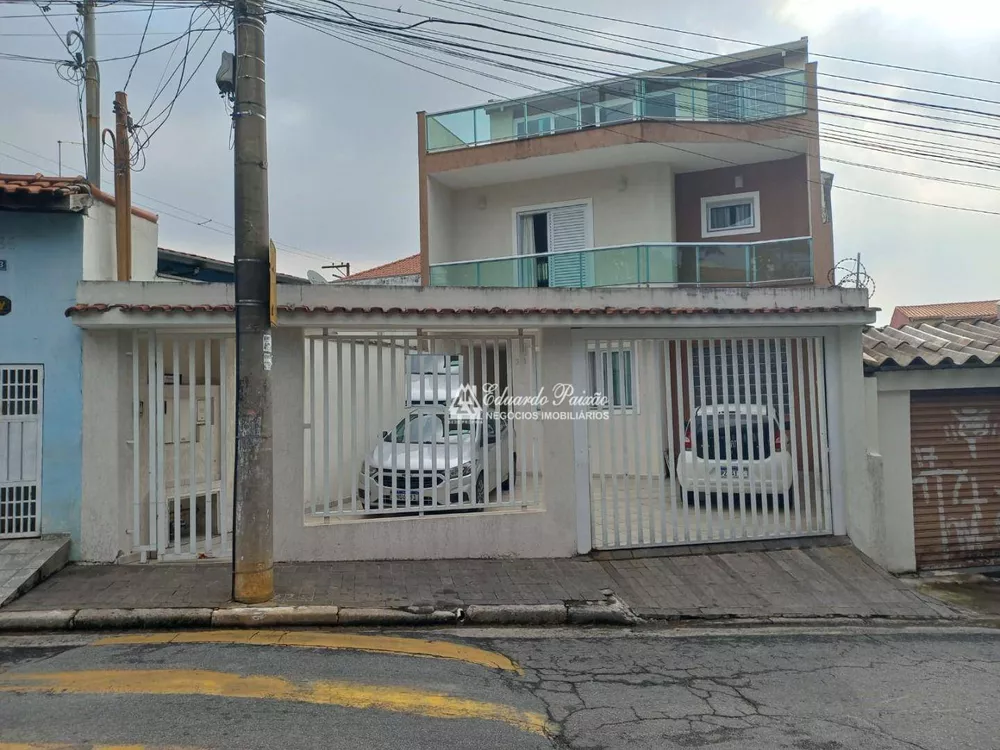 Sobrado à venda com 4 quartos, 200m² - Foto 1