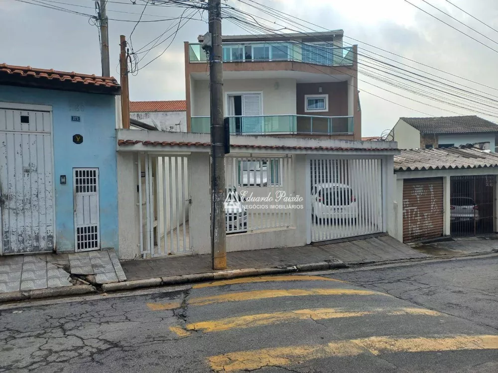 Sobrado à venda com 4 quartos, 200m² - Foto 2