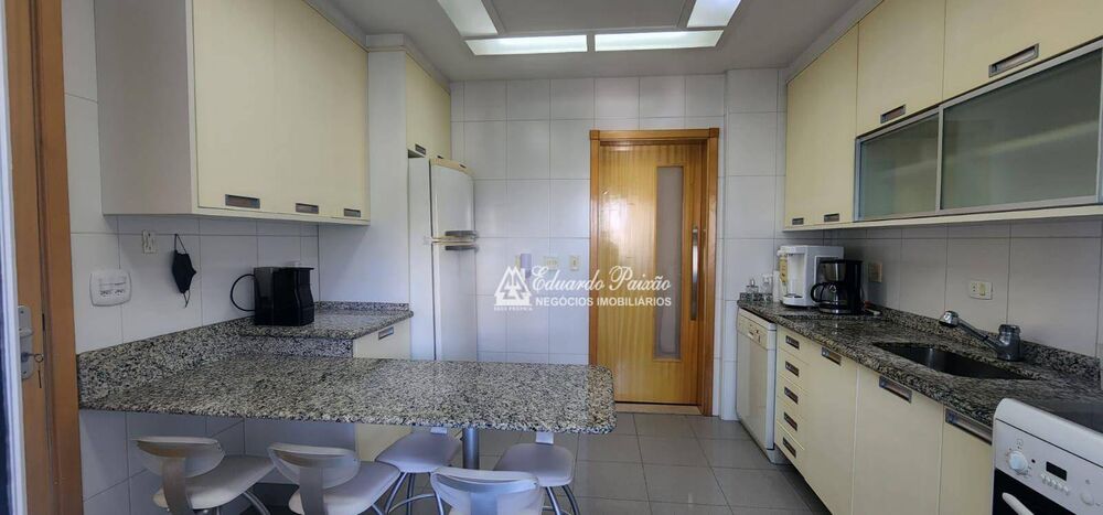 Apartamento à venda com 3 quartos, 107m² - Foto 1