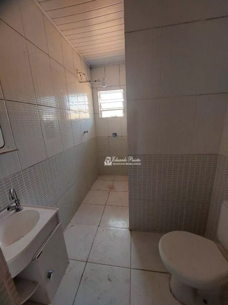 Casa para alugar com 6 quartos, 180m² - Foto 4