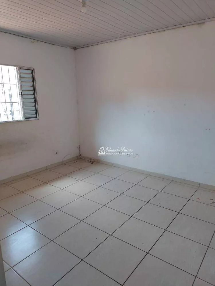 Casa para alugar com 6 quartos, 180m² - Foto 3