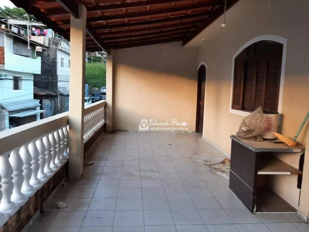 Sobrado à venda com 2 quartos, 205m² - Foto 1