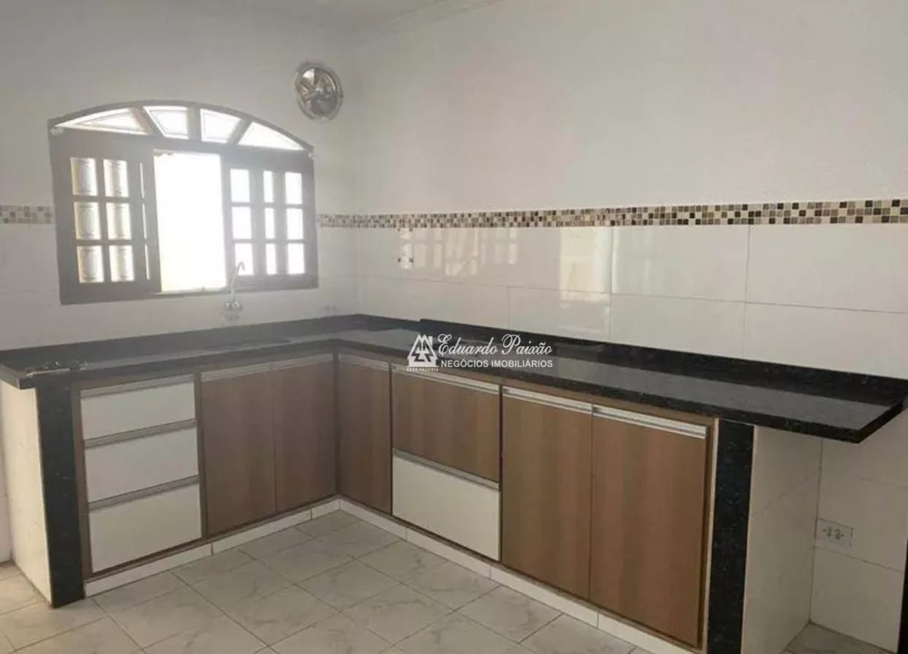 Sobrado à venda com 2 quartos, 205m² - Foto 2