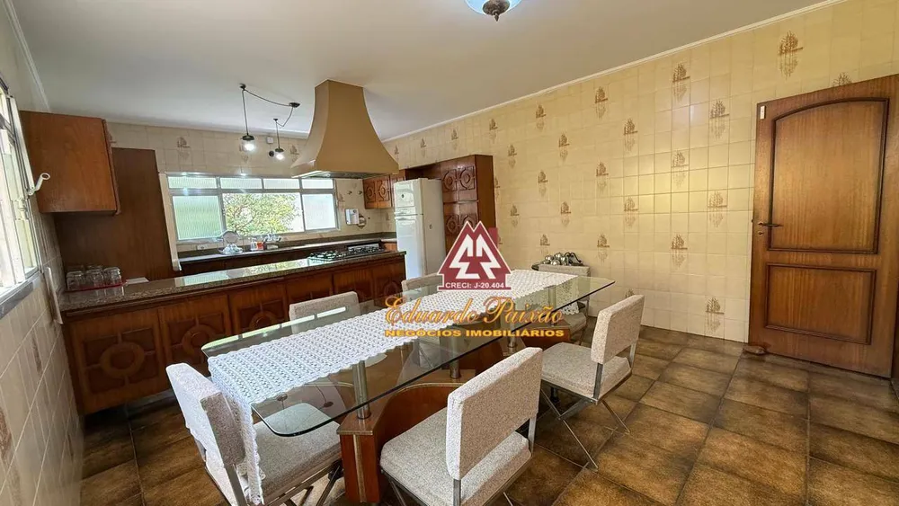 Sobrado, 3 quartos, 353 m² - Foto 1