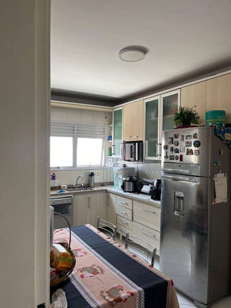 Apartamento à venda com 3 quartos, 135m² - Foto 3