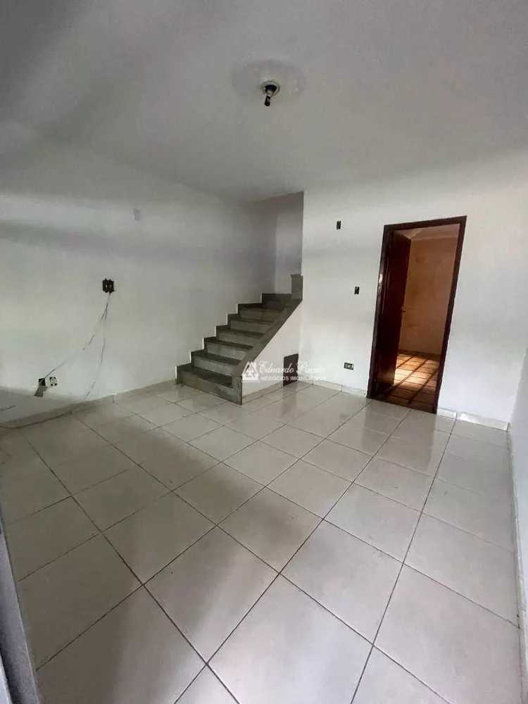 Sobrado para alugar com 3 quartos, 200m² - Foto 5