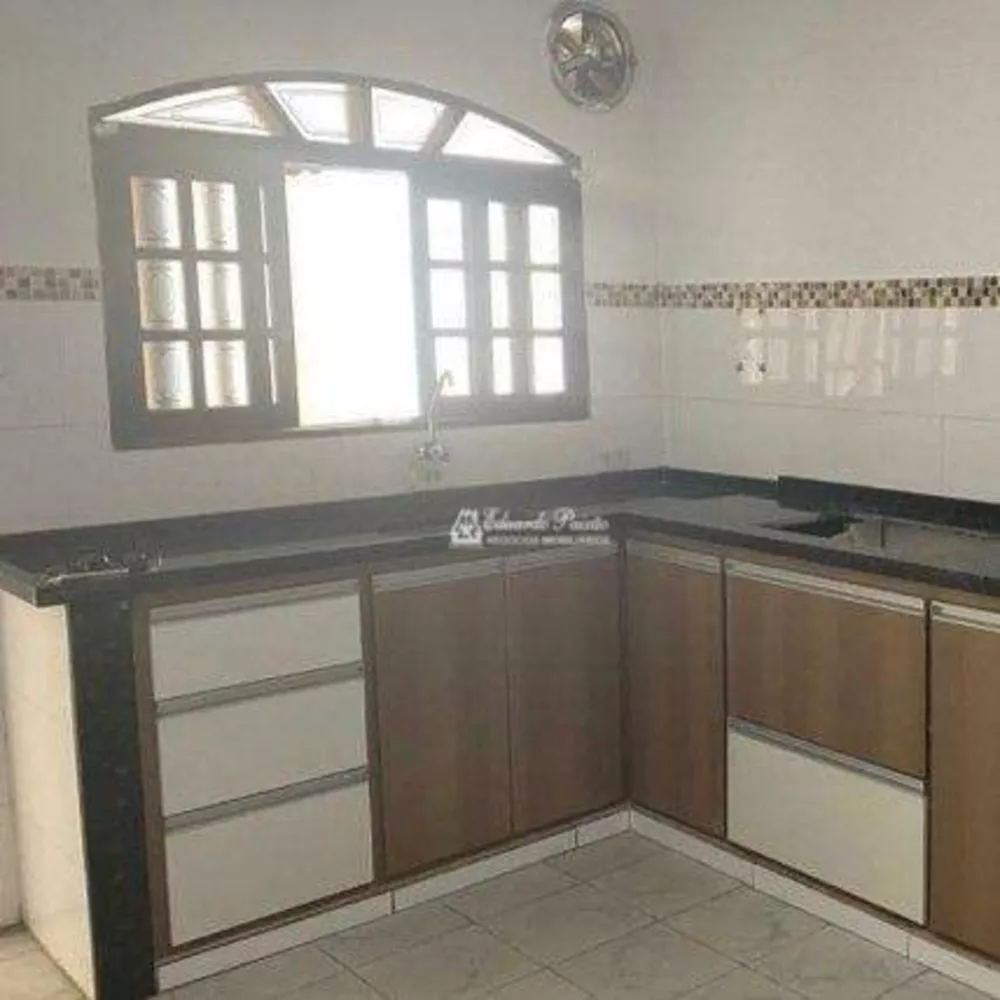 Sobrado à venda com 2 quartos, 90m² - Foto 4