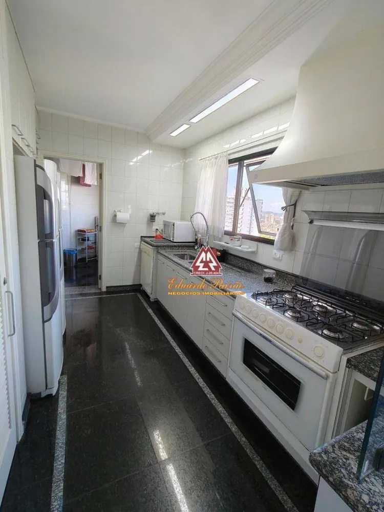 Apartamento, 3 quartos, 245 m² - Foto 1