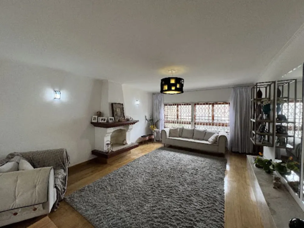 Casa, 4 quartos, 250 m² - Foto 1