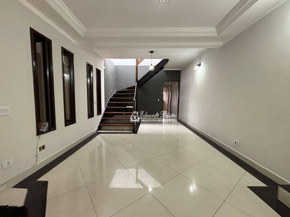 Sobrado à venda e aluguel com 3 quartos, 300m² - Foto 5