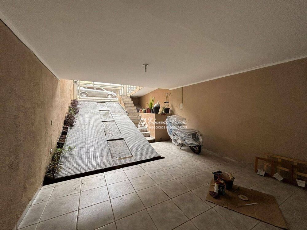 Sobrado à venda e aluguel com 3 quartos, 300m² - Foto 2
