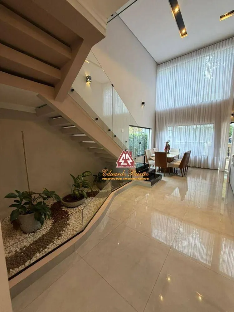 Sobrado, 4 quartos, 310 m² - Foto 1