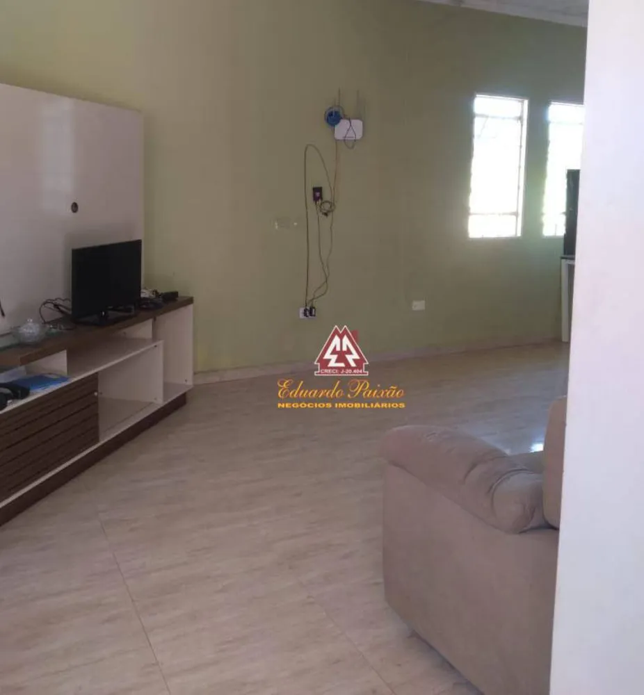 Chácara, 3 quartos, 1120 m² - Foto 1