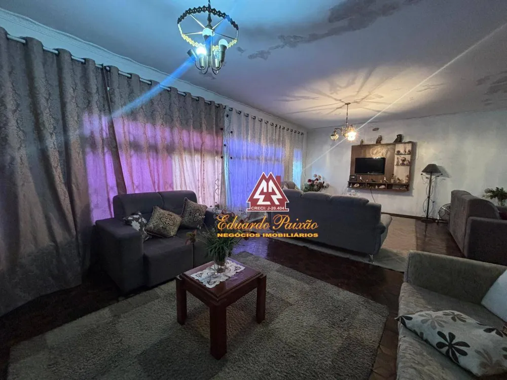Casa, 3 quartos, 300 m² - Foto 1