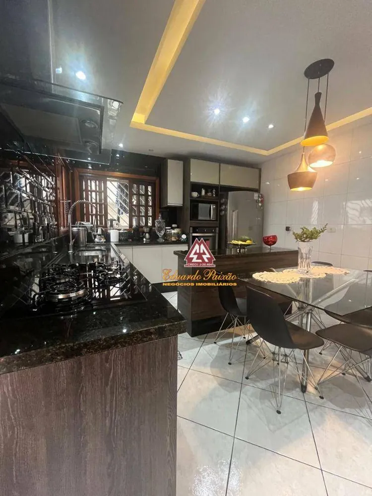 Sobrado, 4 quartos, 190 m² - Foto 2