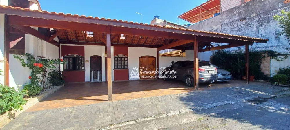 Casa de Condomínio à venda com 3 quartos, 377m² - Foto 2