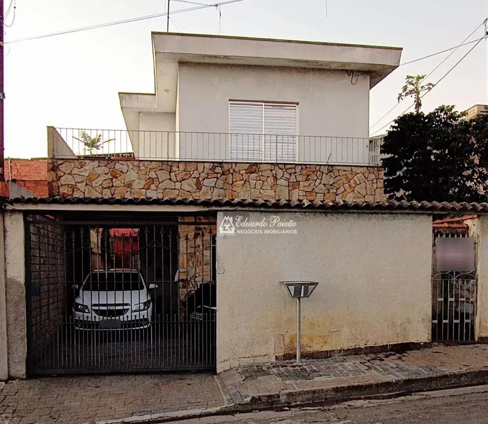 Sobrado à venda com 8 quartos, 250m² - Foto 1