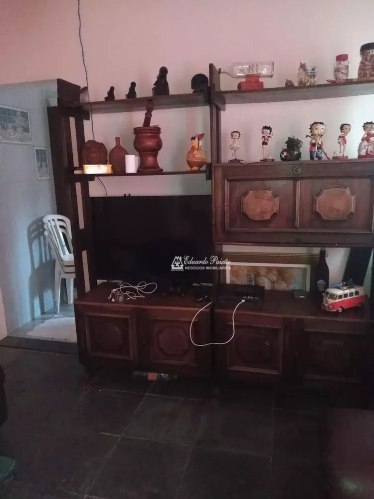 Sobrado à venda com 8 quartos, 250m² - Foto 4