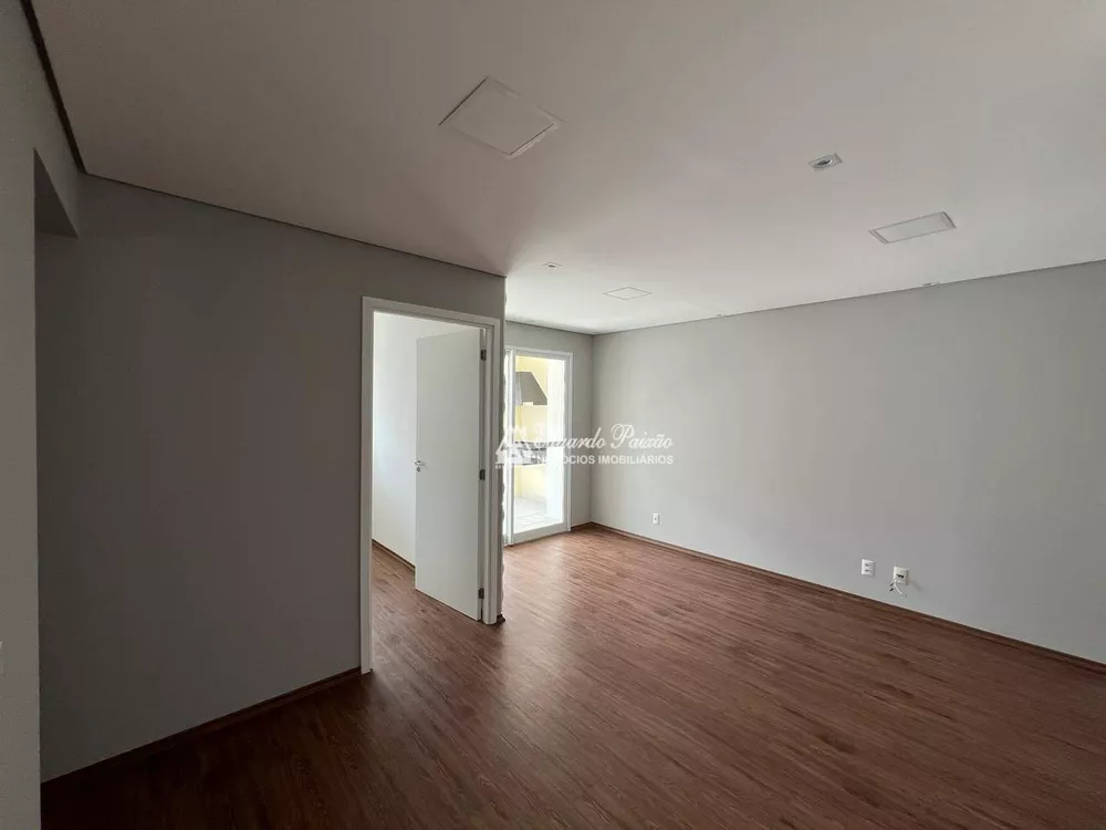 Apartamento à venda com 3 quartos, 81m² - Foto 2