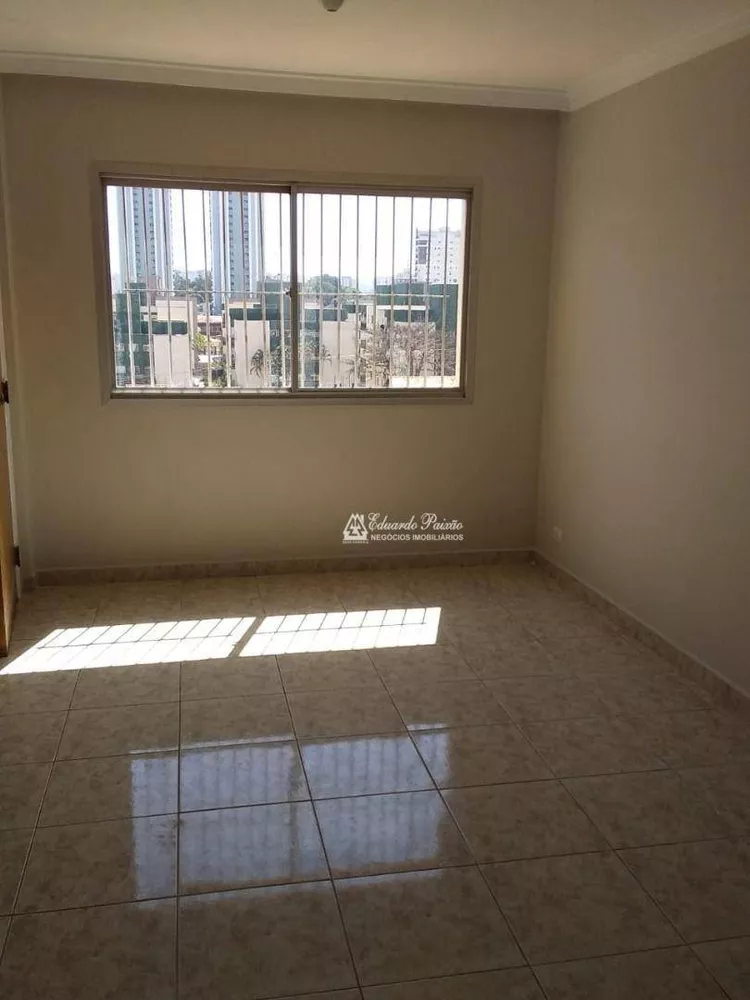 Apartamento à venda com 2 quartos, 62m² - Foto 1