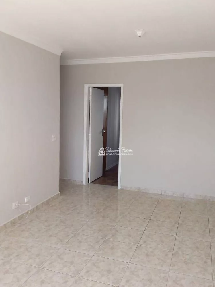 Apartamento à venda com 2 quartos, 62m² - Foto 2