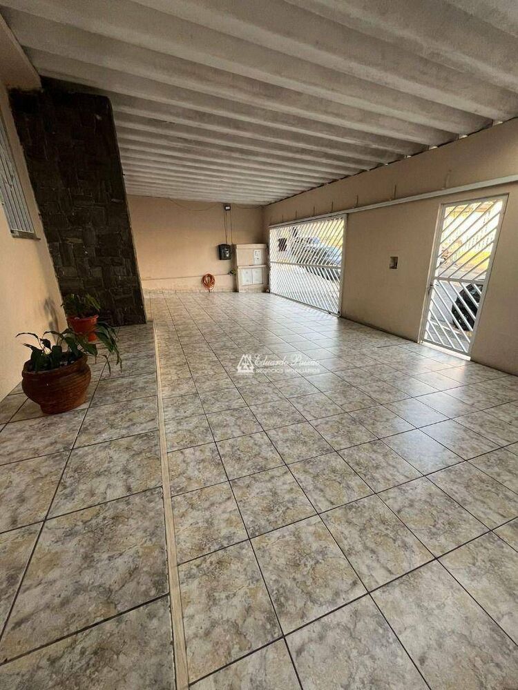 Casa, 4 quartos, 176 m² - Foto 1