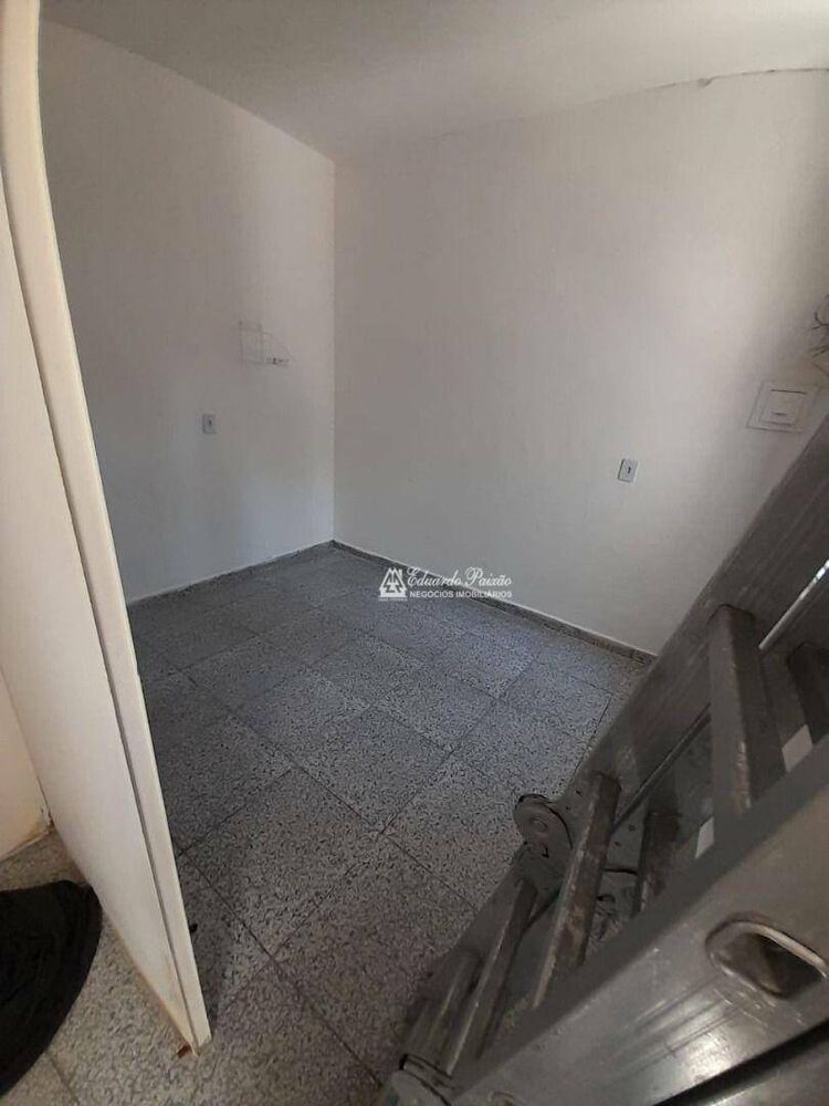 Casa à venda e aluguel com 4 quartos, 200m² - Foto 1