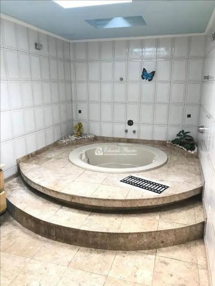 Sobrado, 3 quartos, 447 m² - Foto 1