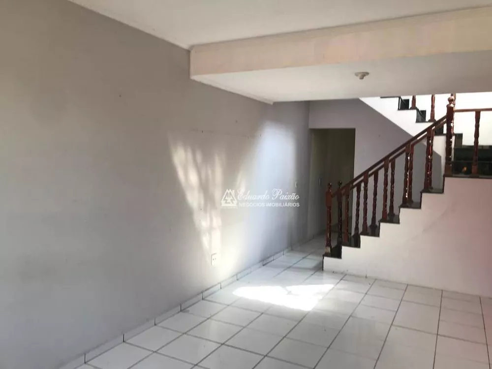 Sobrado à venda com 3 quartos, 160m² - Foto 4