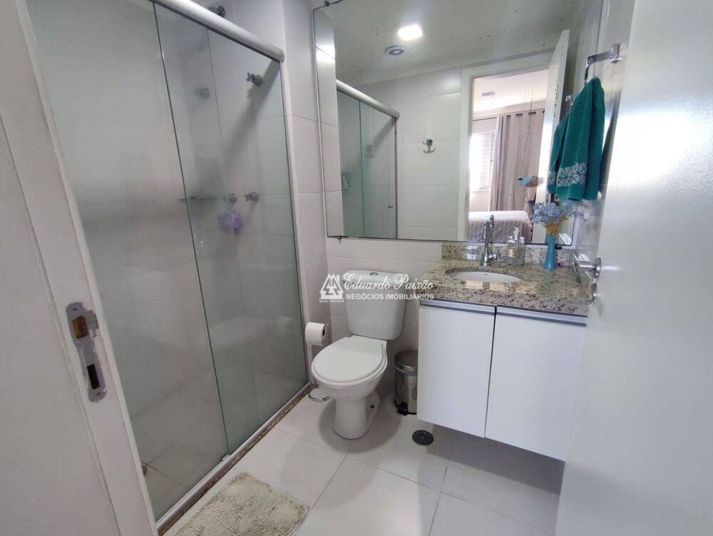 Apartamento à venda com 2 quartos, 64m² - Foto 4