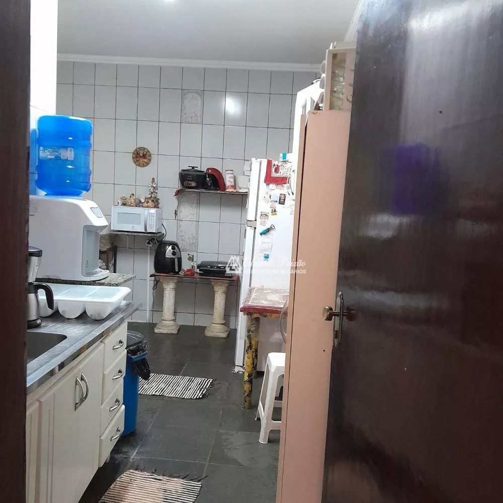 Sobrado à venda com 3 quartos, 343m² - Foto 3