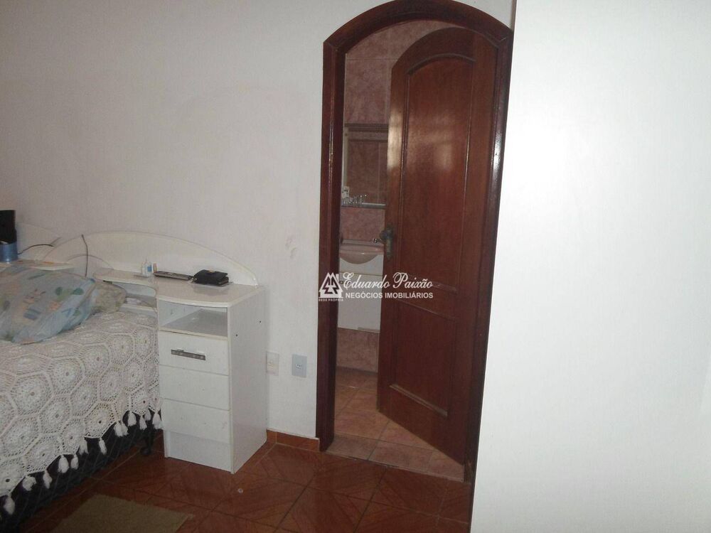 Sobrado, 4 quartos, 279 m² - Foto 2