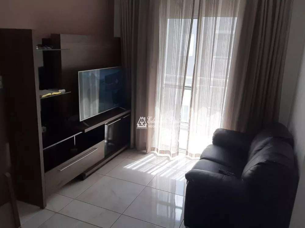 Apartamento à venda com 3 quartos, 70m² - Foto 2