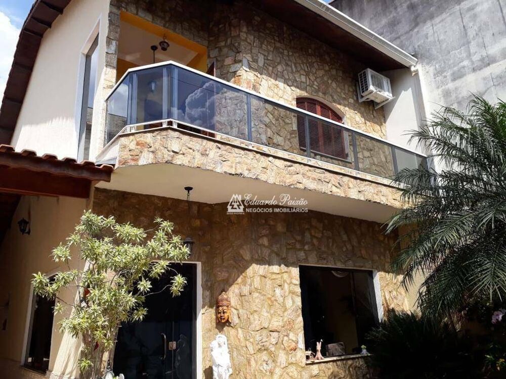 Sobrado, 3 quartos, 240 m² - Foto 1