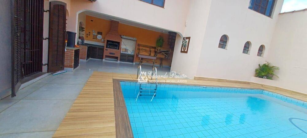 Casa, 3 quartos, 269 m² - Foto 4