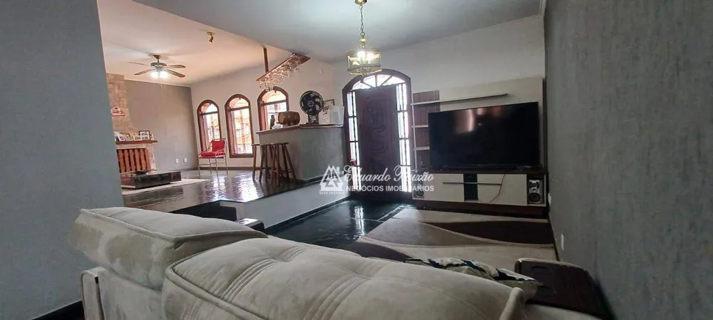 Casa, 3 quartos, 269 m² - Foto 1