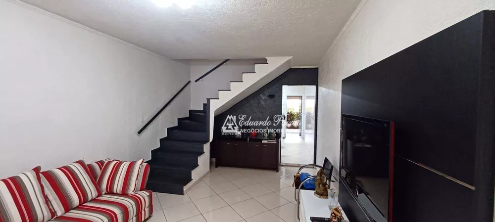 Sobrado à venda com 3 quartos, 148m² - Foto 1