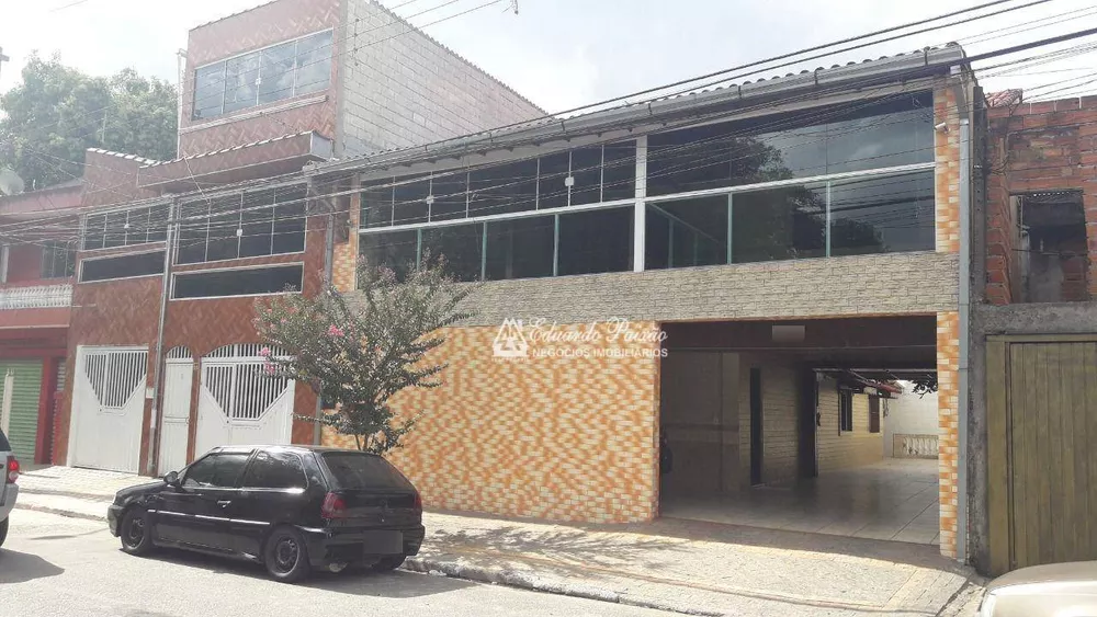 Sobrado à venda com 3 quartos, 210m² - Foto 2