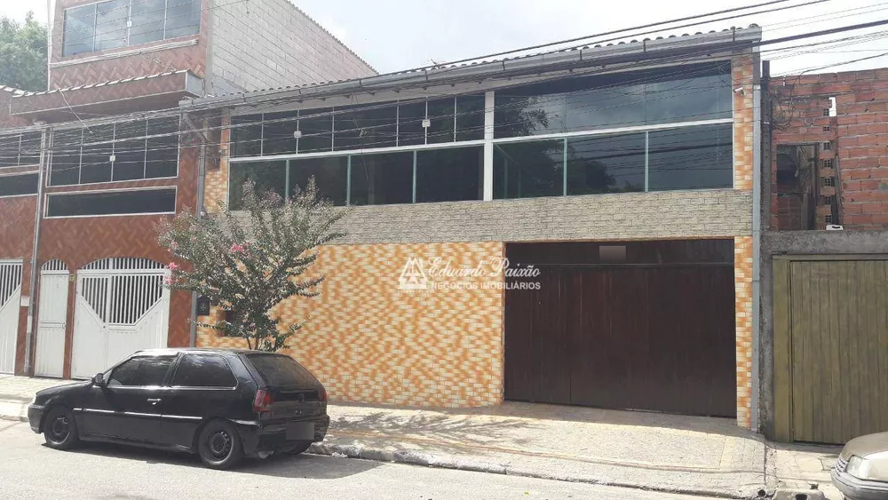 Sobrado à venda com 3 quartos, 210m² - Foto 1