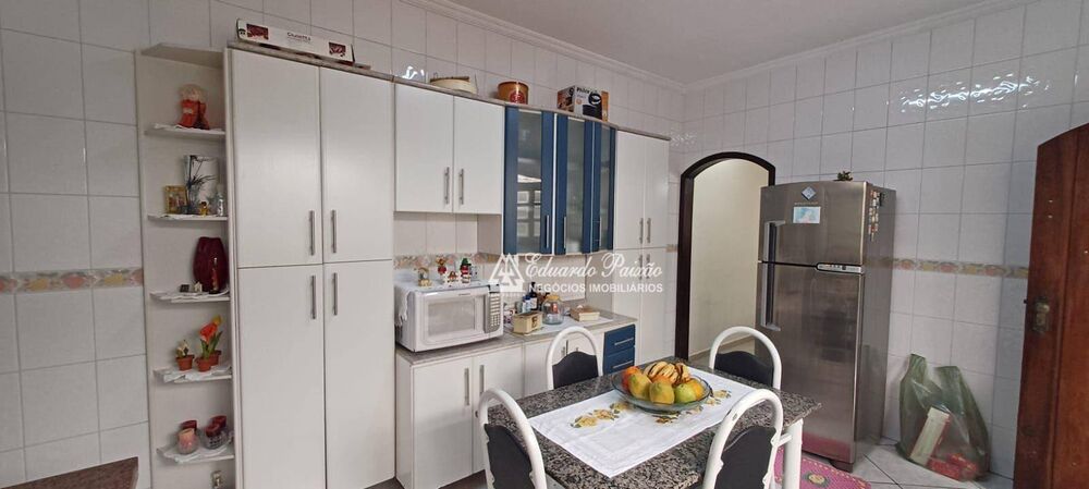 Casa, 3 quartos, 197 m² - Foto 2