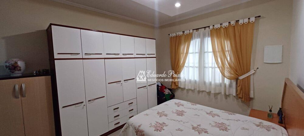 Casa, 3 quartos, 197 m² - Foto 1