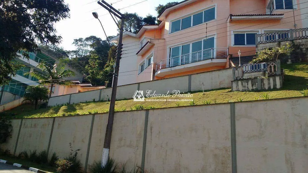 Sobrado à venda com 5 quartos, 570m² - Foto 1